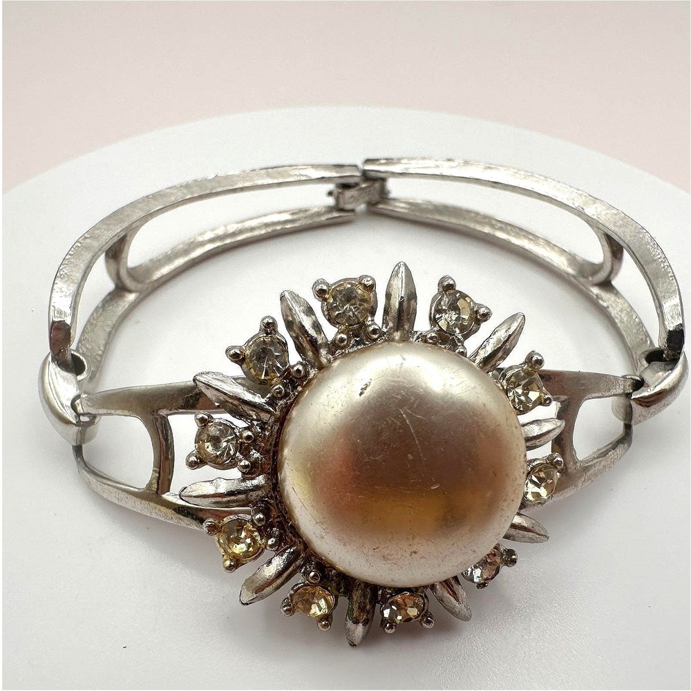 Vintage 80s‎ Silver Tone Faux Pearl Sunburst Bangle Bracelet Rhinestone Jewelry